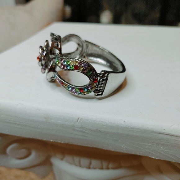 ANTIQUE 3D FLORAL RHINESTONE HINGED BANGLE BRACELET, MULTI-COLOR SILVER TONE - Picture 8 of 8